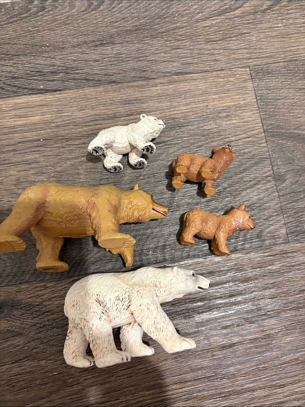 FREE in bundle Bear 4 Figurine Toy Set - Brown and White Plastic Bears - Picture 2 of 4